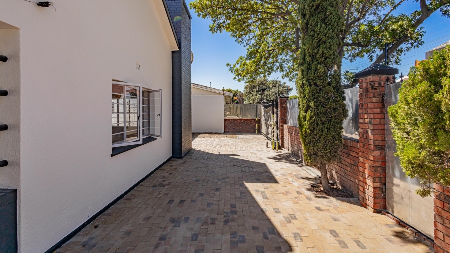 11 Bedroom Property for Sale in Richmond Estate Western Cape